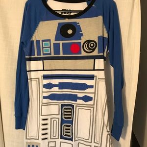 Long R2-D2 shirt 💙